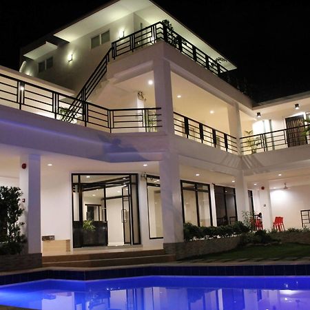 Be-Ing Suites Davao Zewnętrze zdjęcie