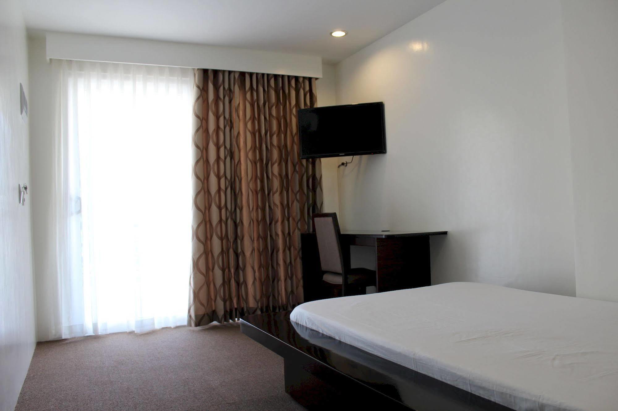 Be-Ing Suites Davao Zewnętrze zdjęcie